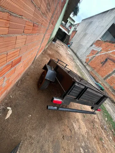 Carretinha de engate.