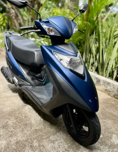 LINDY 125
