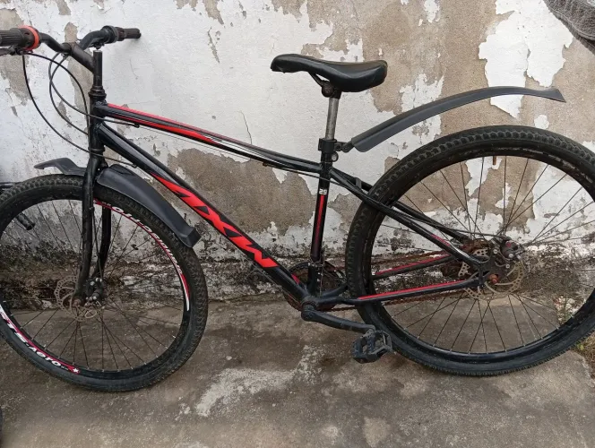 Vendo bicicleta aro 29 tel: *