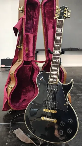 Guitarra LES PAUL com Hard Case Vintage.