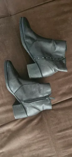 Bota de couro cano baixo 