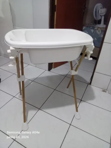 Banheira burigotto semi Nova unissex 