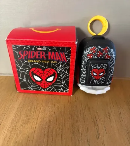 mini mochila chaveiro do Homem-Aranha McDonald's