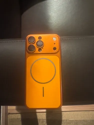 Capa que imita iPhone 17 