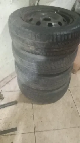 Vendo rodas aro 14 do Ford Ka modelo novo, pneus 80%