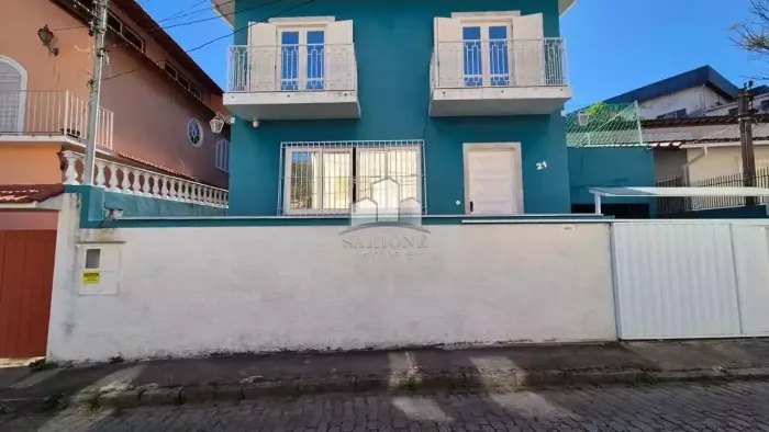 Casa para venda com 3 quartos em Cascatinha - Petrópolis/RJ