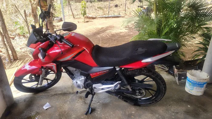 MOTO EXTREMAMENTE NOVA