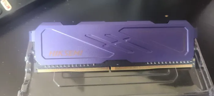 RAM DDR4 HIKSEMI ARMOR FREQUÊNCIA:3200MHz USADA POR APENAS 4 MESES
