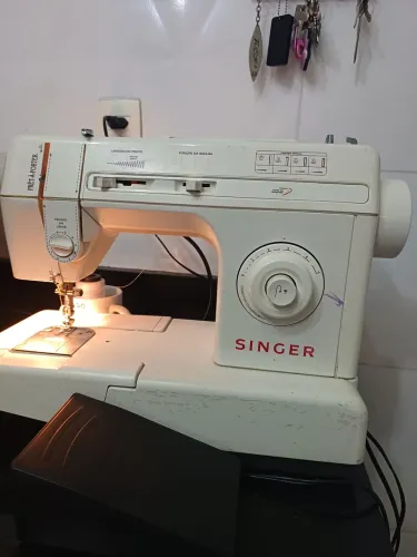 Máquina de costura Singer