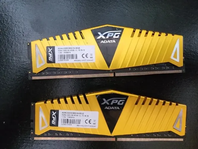 Memoria RAM 16gb (2x8gb) - XPG ADATA Z1 - 3200MHz