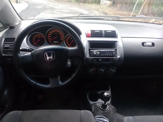 Honda Fit LX 1.4/ 1.4 Flex 8v/16v 5P Aut. 2004