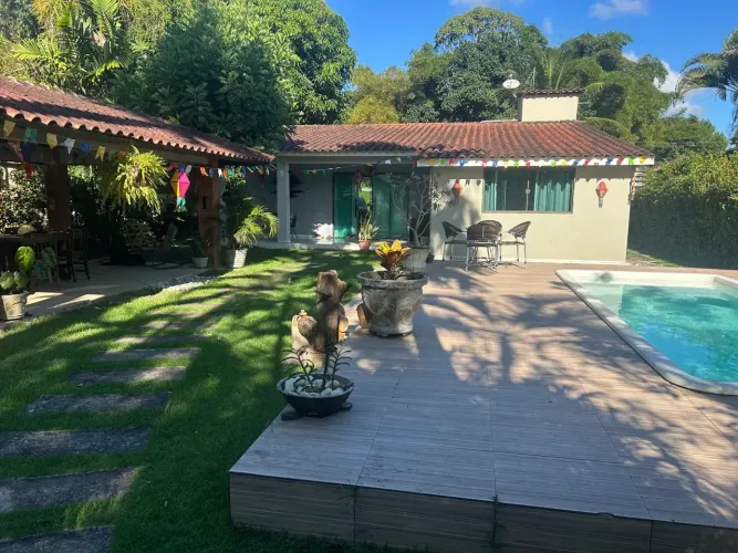 Casa de condomínio para venda com 240 metros quadrados com 4 quartos