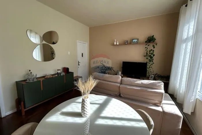 Apartamento à Venda na Rua Portugal com 90 m2 no Centro de Nova Friburgo