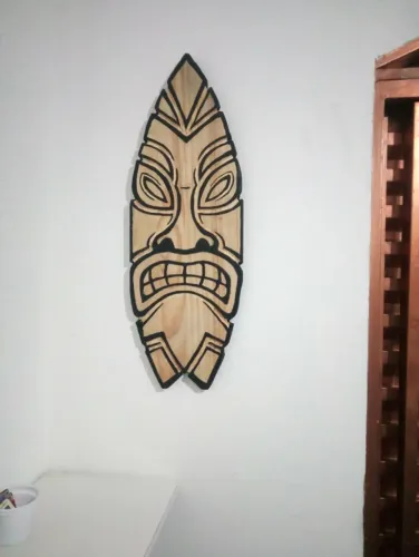 Tiki Surf de madeira