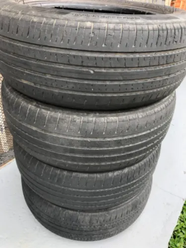 Vendo 4 pneus aro 14 185/60 aceito cartão de crédito