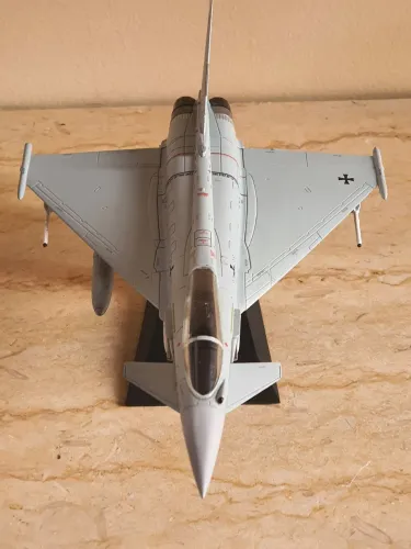 AVIÃO DE COMBATE EUROFIGHTER TYPHOON