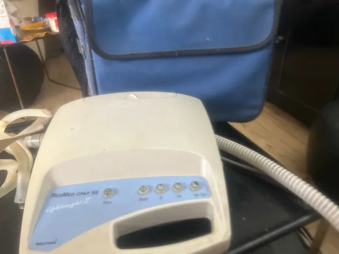 CPAP RESMED S6 Lightweight II com bolsa e acessórios