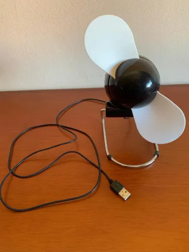 ventilador de mesa preto