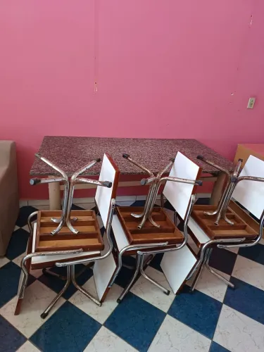 Mesas com 6 cadeiras usada