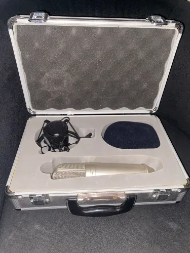 Microfone Behringer B2 Pro Completo