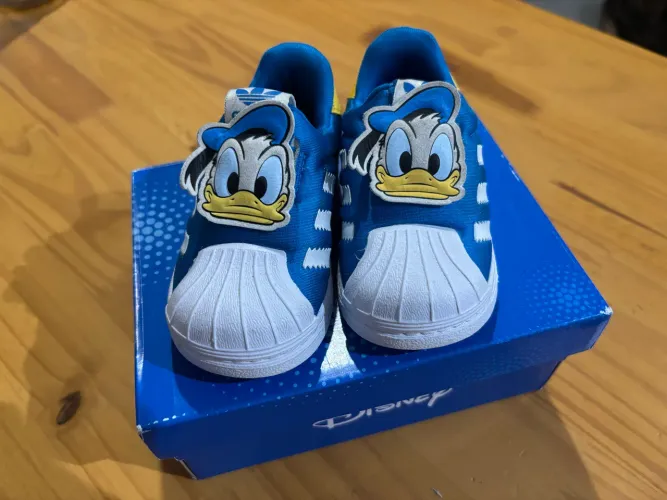 Tênis Infantil Adidas Disney Donald Original ? Pouco Uso ? Na Caixa
