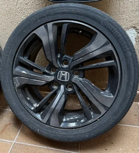 RODAS CIVIC G10 super Conservada e com pneus de brinde