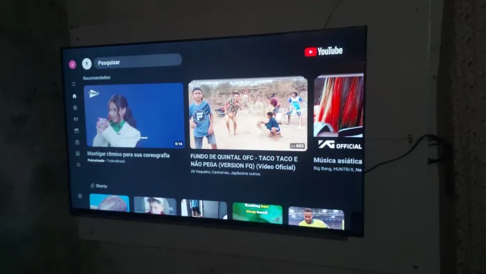 Vendo smat TV nova completa 4k