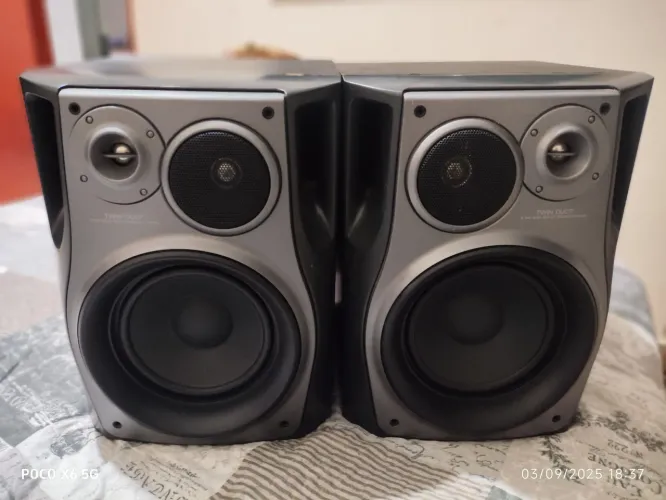 Som Aiwa F9