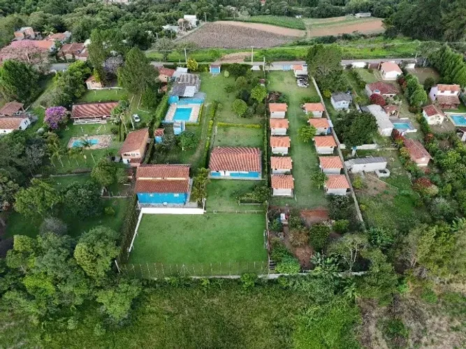 Vendo Chacará em Ibiuna com 6.600m2, a 3,5 km do Centro da Cidade, facil acesso asfaltado