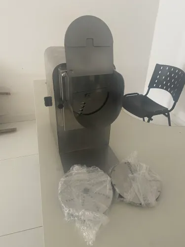 Triturador para queijo presunto cocó e outros   VENDO