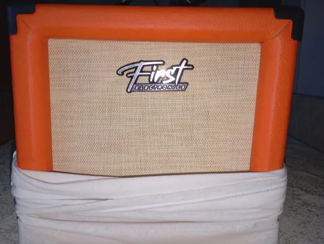 Cubo FIRST Drive Guitarra Som 