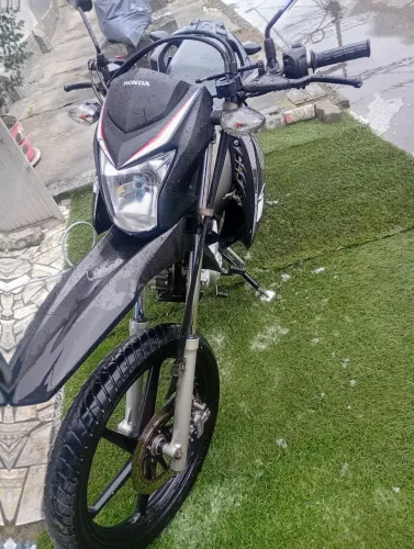 Moto com rodas de liga leve scub impecável