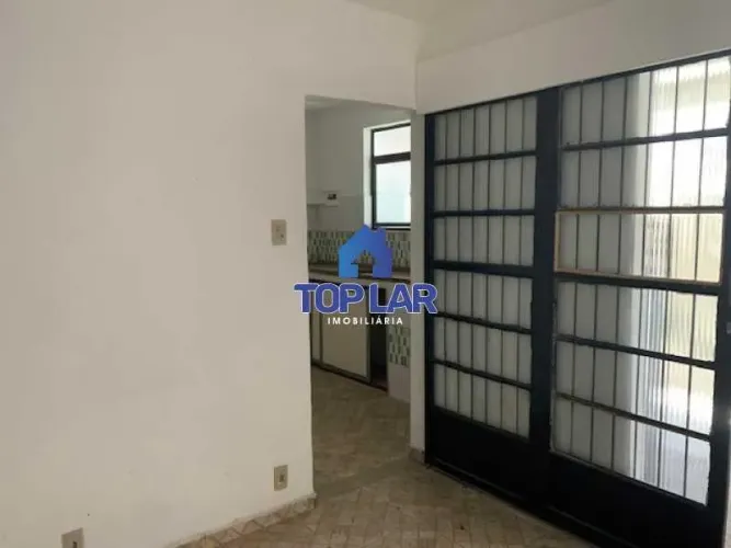 Casa em pequena vila de 2 quartos na Penha
