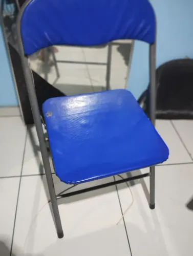 Vende -se jogo de cadeira escolar usada