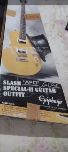 Guitarra a mais nova da cidade ?