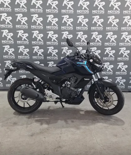 Moto Yamaha FZ15 ABS FAZER