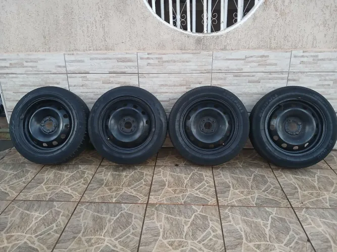 Jogo de rodas 15 Fiat originais pneus 185/60