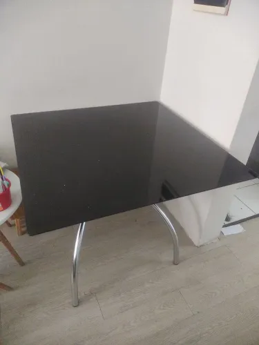 Mesa de vidro quadrado