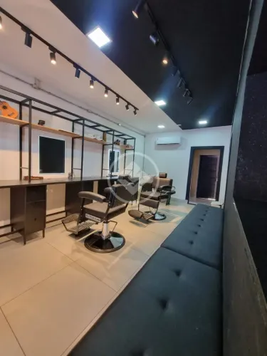 Casa Comercial / Residencial - Barbearia Completa - Porteira fechada codigo: 72561