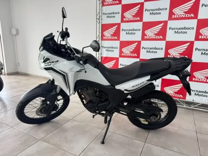 SAHARA 2024 - 15 MIL KM RODADOS - GARANTIA HONDA