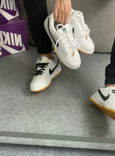 NIKE DUNK LOW PRO LUXO
