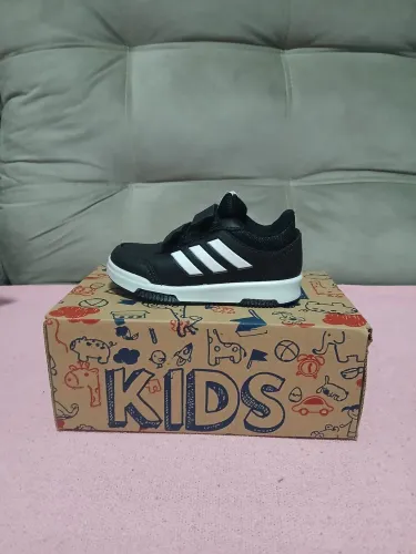 TÊNIS INFANTIL VELCRO PRETO NÚMERO DISPONÍVEL 24 e 26