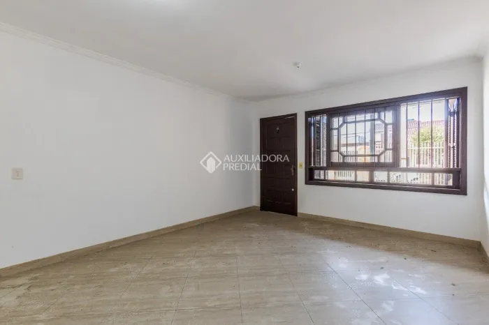 Casa com 3 quartos e 3 banheiros para alugar, 350m² no bairro Rio Branco em Canoas