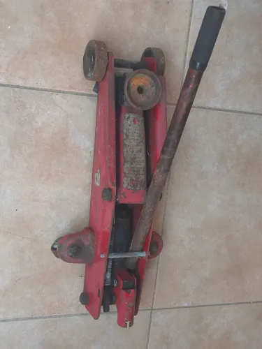 Macaco hidráulico (jacarezinho)