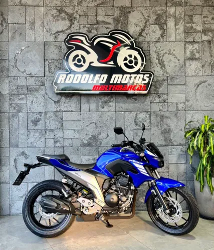 Yamaha FZ25 ABS 2023 MUITO CONSERVADA