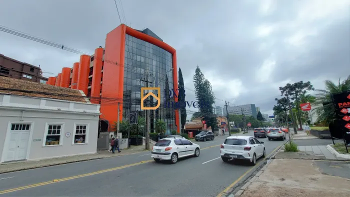 DXB aluga Salas Comerciais com 48 m² na Avenida Batel