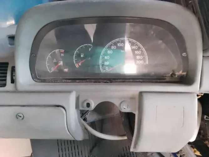 Console Central C/ Painel Tabelier do Fiat Uno 99 2000 2001 A 2011