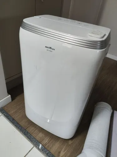 Ar condicionado portátil Britânia 11.000 BTUs 127v (Semi novo)