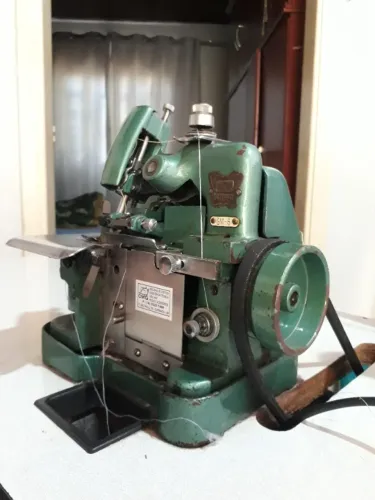 Maquina Overlock Butterfly GN1-6 (Completa)