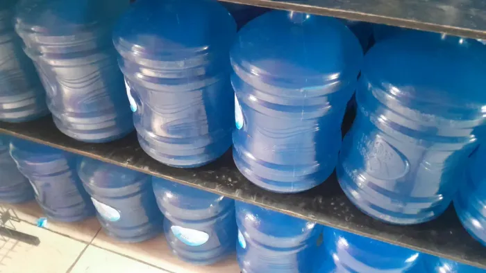 ENTREGADOR DE AGUA MOTORIZADO
